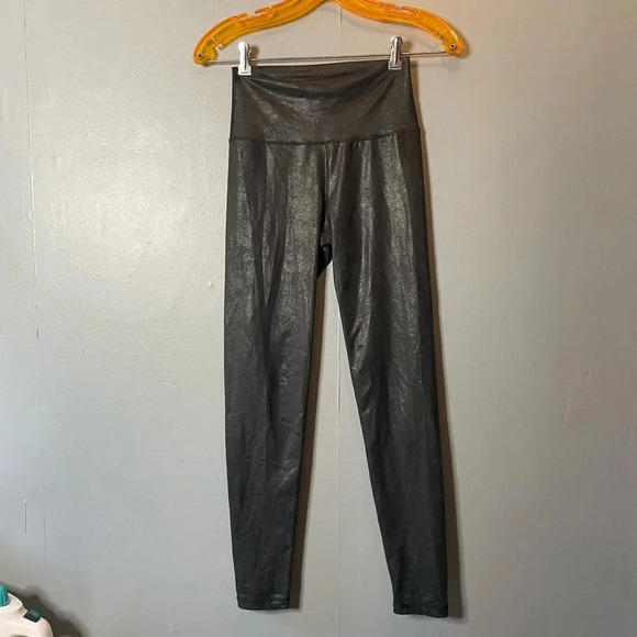 Aerie black embossed leggings size small - Picture 6 of 7